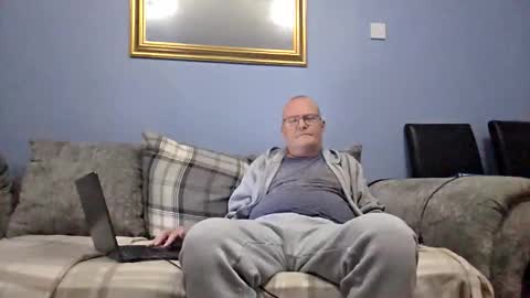 friendlydave528793 online show from 12-15-25, 07:07