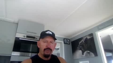 Snapshot of friskyneedsum chatting on 10-21-25, 12:17 bob online show from 10-21-25, 12:17