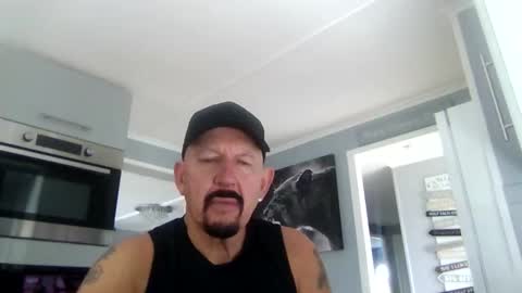 Snapshot of friskyneedsum chatting on 11-05-25, 10:15 bob online show from 11-05-25, 10:15