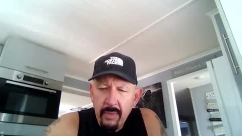 Snapshot of friskyneedsum chatting on 11-18-25, 10:52 bob online show from 11-18-25, 10:52