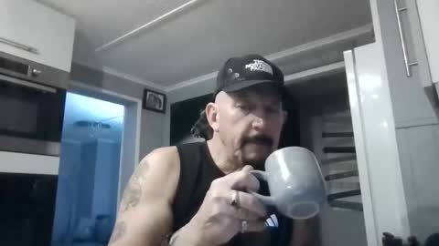 Snapshot of friskyneedsum chatting on 11-21-25, 04:49 bob online show from 11-21-25, 04:49