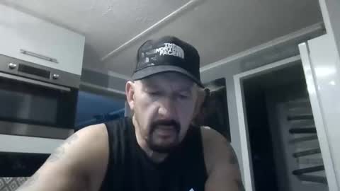 Snapshot of friskyneedsum chatting on 12-04-25, 04:27 bob online show from 12-04-25, 04:27