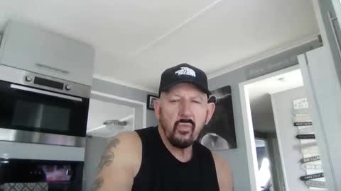 Snapshot of friskyneedsum chatting on 12-16-25, 10:53 bob online show from 12-16-25, 10:53