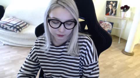 Snapshot of fromsun_forsoul chatting on 02-06-25, 10:48 Lilith online show from 02-06-25, 10:48