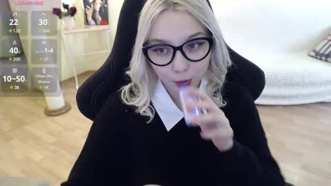 Snapshot of fromsun_forsoul chatting on 02-11-25, 07:23 Lilith online show from 02-11-25, 07:23