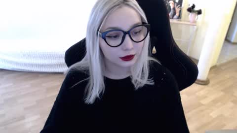 Snapshot of fromsun_forsoul chatting on 02-13-25, 07:35 Lilith online show from 02-13-25, 07:35