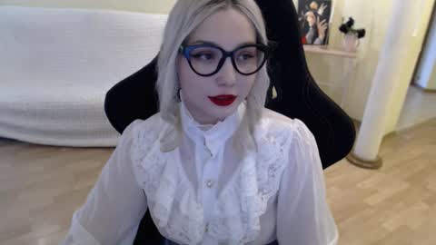 Snapshot of fromsun_forsoul chatting on 02-14-25, 07:28 Lilith online show from 02-14-25, 07:28