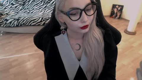 Snapshot of fromsun_forsoul chatting on 09-09-25, 11:54 Lilith online show from 09-09-25, 11:54