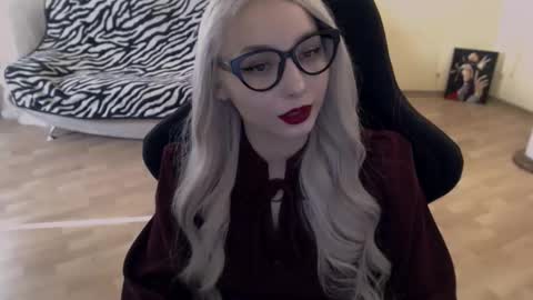 Snapshot of fromsun_forsoul chatting on 09-16-25, 11:55 Lilith online show from 09-16-25, 11:55