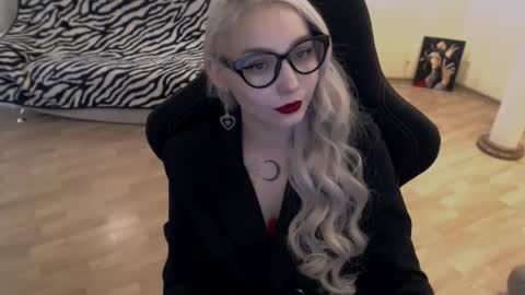 Snapshot of fromsun_forsoul chatting on 09-17-25, 11:34 Lilith online show from 09-17-25, 11:34