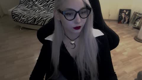 Snapshot of fromsun_forsoul chatting on 10-10-25, 08:08 Lilith online show from 10-10-25, 08:08