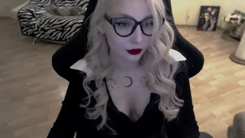 Snapshot of fromsun_forsoul chatting on 11-07-25, 11:54 Lilith online show from 11-07-25, 11:54