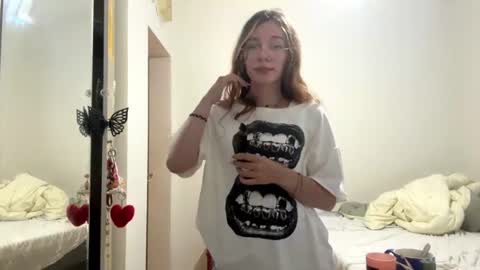 Snapshot of frostsugar chatting on 06-10-26, 05:56 Kate online show from 06-10-26, 05:56