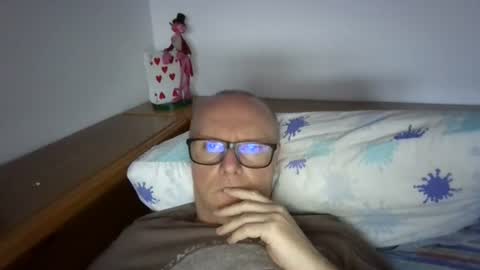 Snapshot of frustino75 chatting on 06-16-26, 06:32 Frustino online show from 06-16-26, 06:32