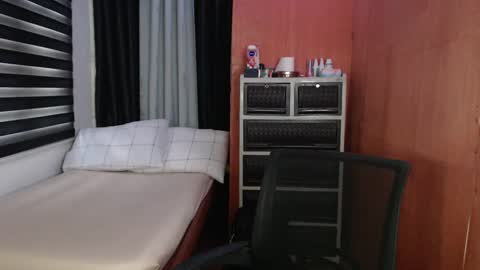 Snapshot of fuck_by_zack chatting on 12-17-24, 02:23 Zack online show from 12-17-24, 02:23