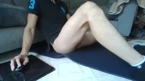 Snapshot of fuckbeatb chatting on 09-18-25, 09:11 fuckbeatb online show from 09-18-25, 09:11