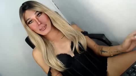 sweetyJENNY online show from 04-20-26, 03:15