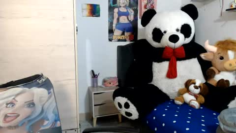 Mia and Gary  online show from 06-12-26, 02:43