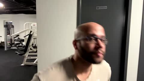 Snapshot of fuckyeahcoach chatting on 12-27-24, 10:45 Muscle Bear Jock in Training online show from 12-27-24, 10:45