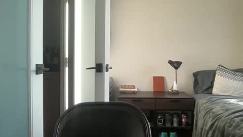 Snapshot of fuckyeahcoach chatting on 01-01-25, 01:27 Muscle Bear Jock in Training online show from 01-01-25, 01:27