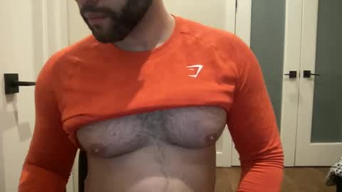 Snapshot of fuckyeahcoach chatting on 01-07-25, 10:22 Muscle Bear Jock in Training online show from 01-07-25, 10:22