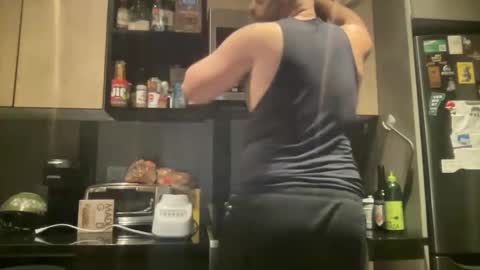 Snapshot of fuckyeahcoach chatting on 01-26-25, 11:06 Muscle Bear Jock in Training online show from 01-26-25, 11:06