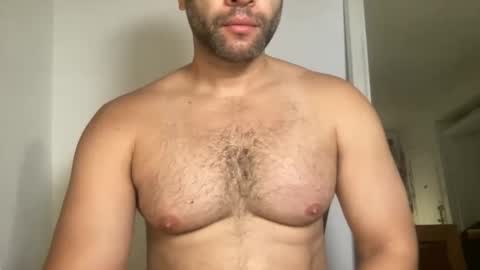 Snapshot of fuckyeahcoach chatting on 10-08-25, 10:24 Muscle Bear Jock in Training online show from 10-08-25, 10:24