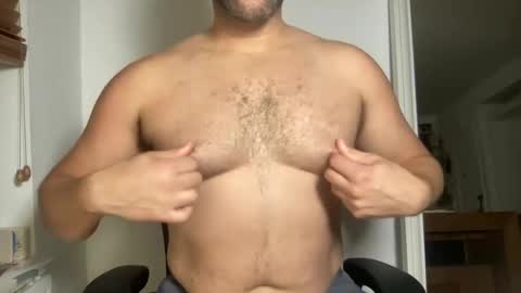 Snapshot of fuckyeahcoach chatting on 10-09-25, 10:35 Muscle Bear Jock in Training online show from 10-09-25, 10:35