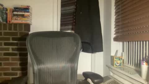 Snapshot of fuckyeahcoach chatting on 03-08-26, 02:04 Muscle Bear Jock in Training online show from 03-08-26, 02:04