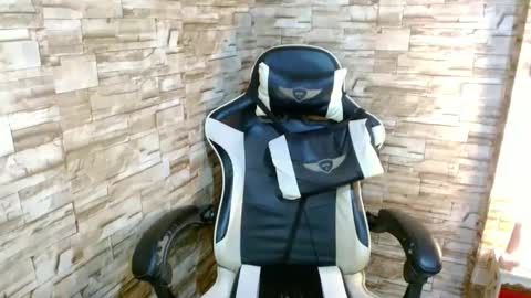 Snapshot of fujiko_13 chatting on 02-28-25, 06:21 Japanese x Filipina online show from 02-28-25, 06:21