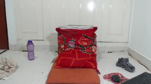 Snapshot of full_milo chatting on 01-06-25, 10:15 Andres. online show from 01-06-25, 10:15