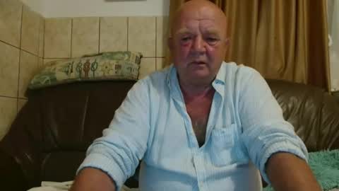 Snapshot of fullballs6 chatting on 09-17-25, 01:51 fullballs6 online show from 09-17-25, 01:51