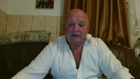 Snapshot of fullballs6 chatting on 09-24-25, 12:47 fullballs6 online show from 09-24-25, 12:47