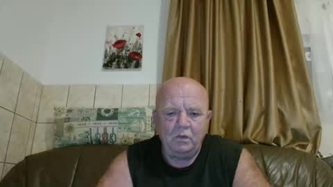 Snapshot of fullballs6 chatting on 09-29-25, 01:11 fullballs6 online show from 09-29-25, 01:11