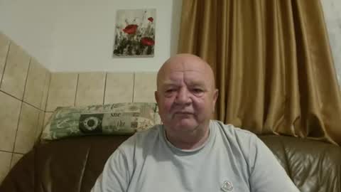 Snapshot of fullballs6 chatting on 10-15-25, 02:55 fullballs6 online show from 10-15-25, 02:55