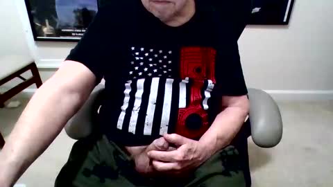 Snapshot of funclemike chatting on 03-20-26, 01:49 funclemike online show from 03-20-26, 01:49