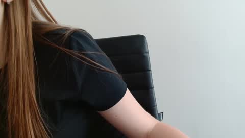 Snapshot of funemma000 chatting on 05-06-26, 07:57 Emma online show from 05-06-26, 07:57