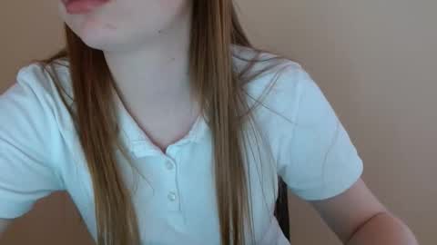 Snapshot of funemma000 chatting on 05-07-26, 09:14 Emma online show from 05-07-26, 09:14