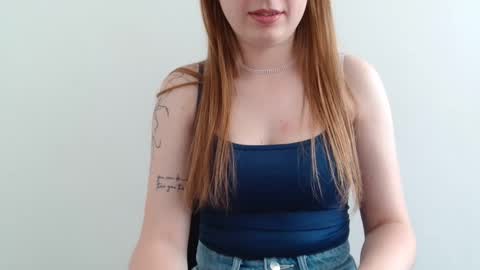 Snapshot of funemma000 chatting on 05-25-26, 09:59 Emma online show from 05-25-26, 09:59