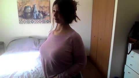 Linnys Palace online show from 10-16-25, 04:30