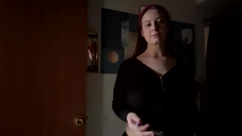 Linnys Palace online show from 11-24-25, 05:34