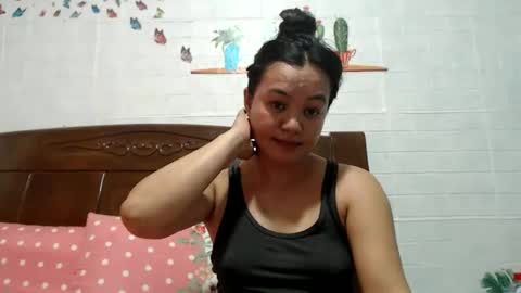 Snapshot of funluvnpinay4u chatting on 10-17-25, 03:42 MAE online show from 10-17-25, 03:42