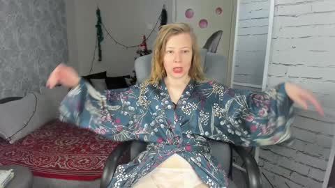 Snapshot of funny_bunny4 chatting on 01-11-25, 01:11 funny_bunny4 online show from 01-11-25, 01:11