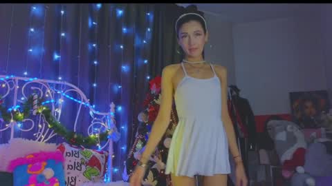 Snapshot of funny_whotsss chatting on 12-28-24, 04:41 Tiffany online show from 12-28-24, 04:41