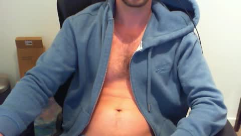 Snapshot of funnyeucouple chatting on 10-14-25, 08:31 YWhiteNiceMan online show from 10-14-25, 08:31