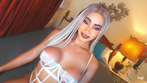 Snapshot of funtastic_harlow chatting on 04-25-26, 01:41 Maddonna online show from 04-25-26, 01:41
