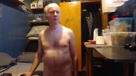 Snapshot of furosz chatting on 02-27-25, 10:15 furosz online show from 02-27-25, 10:15