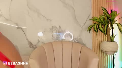   Independent model online show from 12-18-25, 12:11