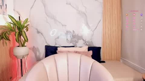   Independent model online show from 05-27-26, 10:45