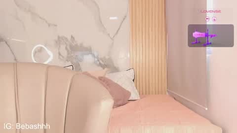   Independent model online show from 06-03-26, 02:33